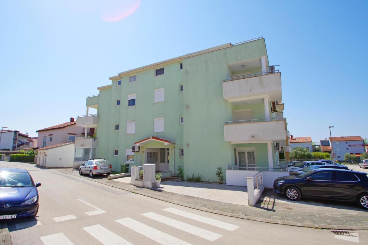 Holiday Apartment Sky, メドゥリン エクステリア 写真