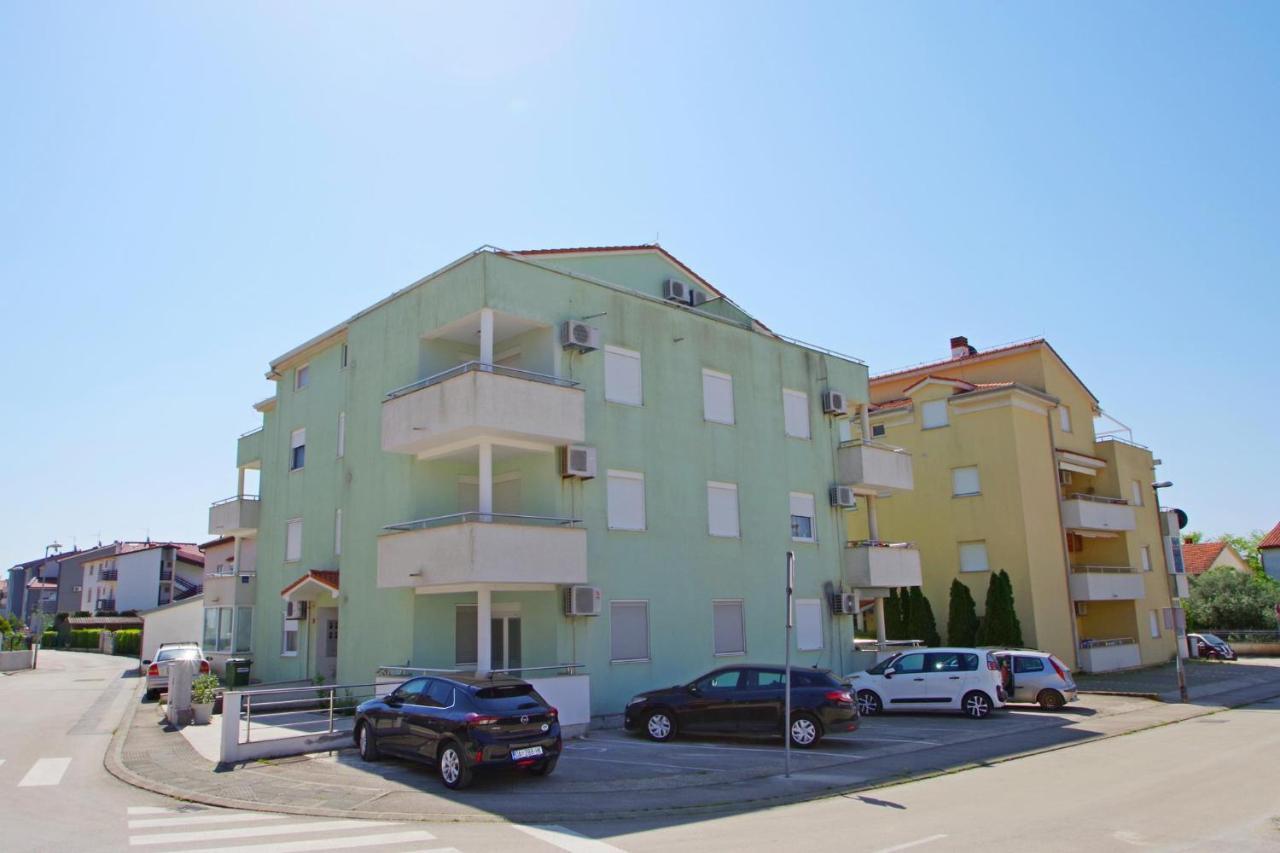 Holiday Apartment Sky, メドゥリン エクステリア 写真